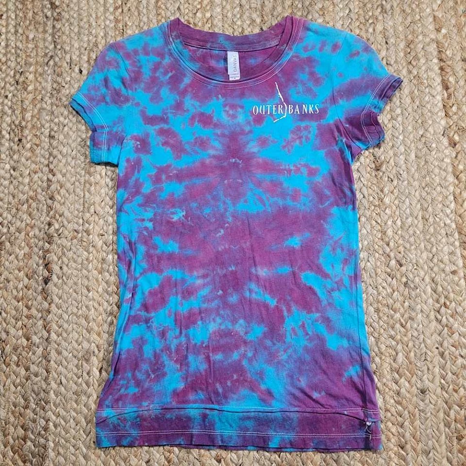 Women's Small Turq & Magenta Tee | 1binSrazturqa.jpg